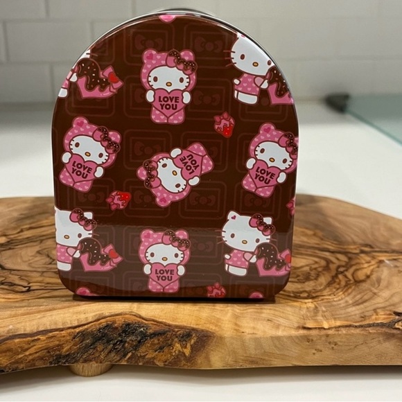 Hello Kitty Valentines mailbox - Picture 5 of 5